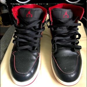 Air Jordan 1 Mid(Black Red)